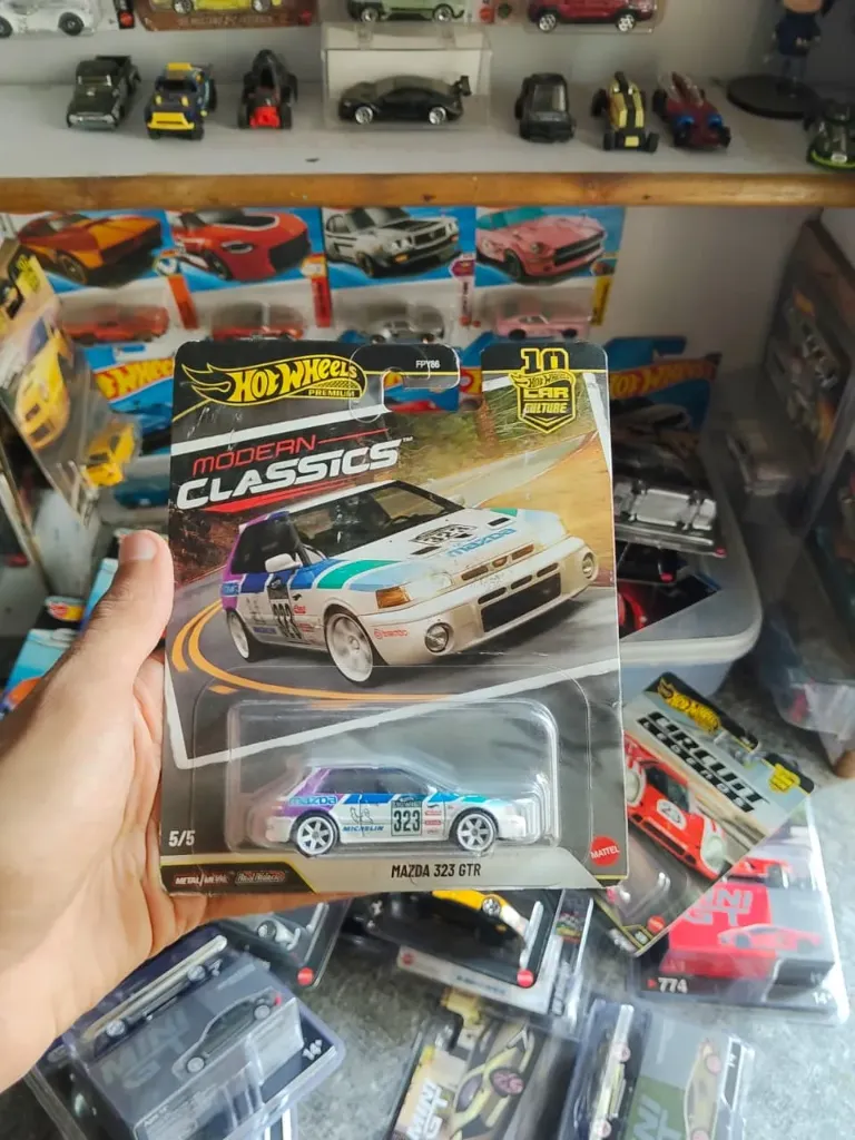 MAZDA 323 GTR