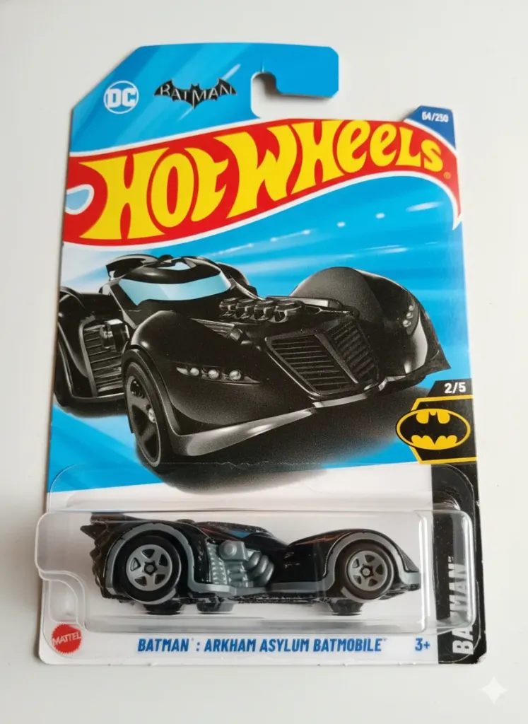 BATMAN: ARKHAM ASYLUM BATMOBILE