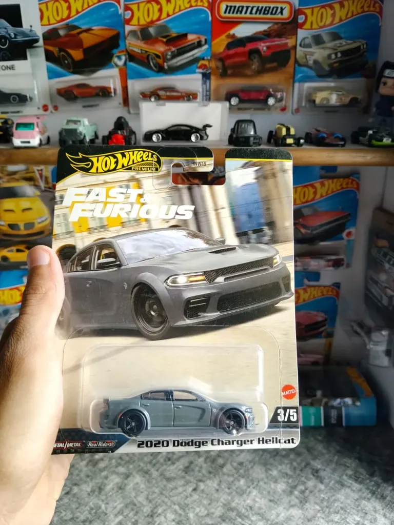 Hot Wheels 2020 Dodge Charger Hellcat (Fast & Furious Premium)
